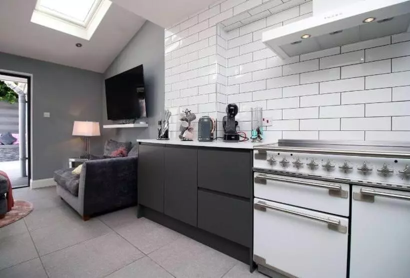 پانسیون Wyndham Road 3br Lin Pontcanna