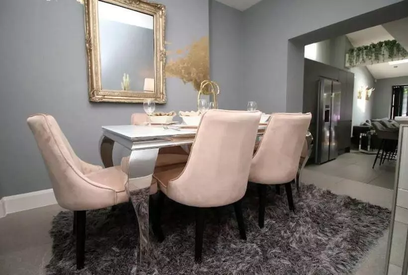 پانسیون Wyndham Road 3br Lin Pontcanna