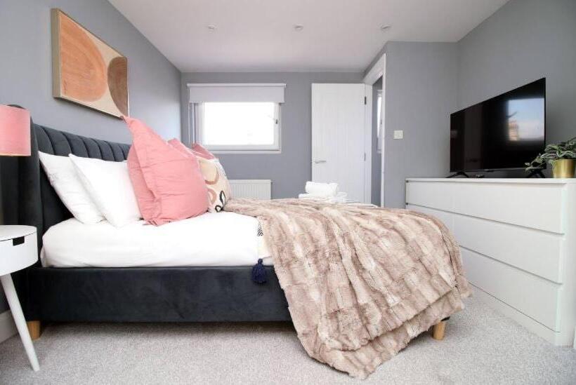 Pension (Hôtel basse catégorie) Wyndham Road 3br Lin Pontcanna