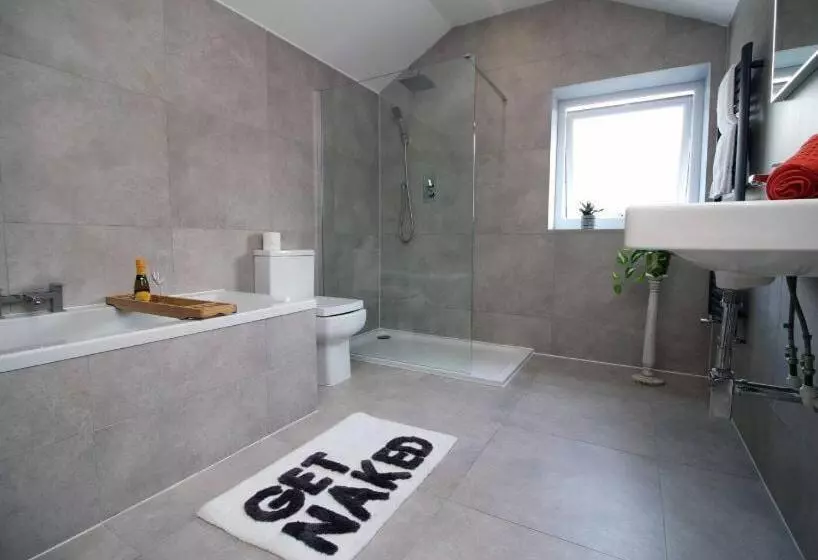 پانسیون Wyndham Road 3br Lin Pontcanna