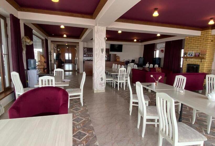 Uzumfermer Hotel & Winery