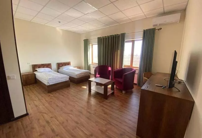 Uzumfermer Hotel & Winery