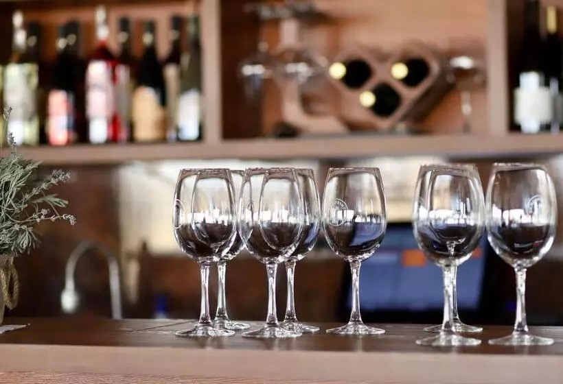 Uzumfermer Hotel & Winery