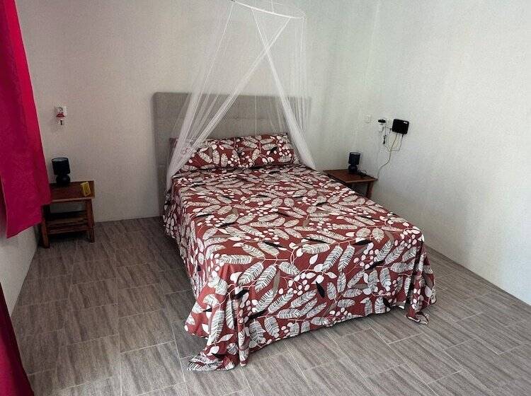 پانسیون Fare Mahai