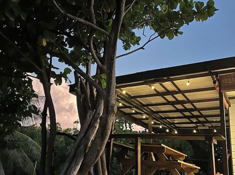 پانسیون Fare Mahai