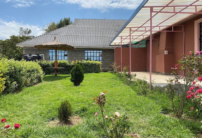 استراحتگاه Acacia Gardens Gilgil