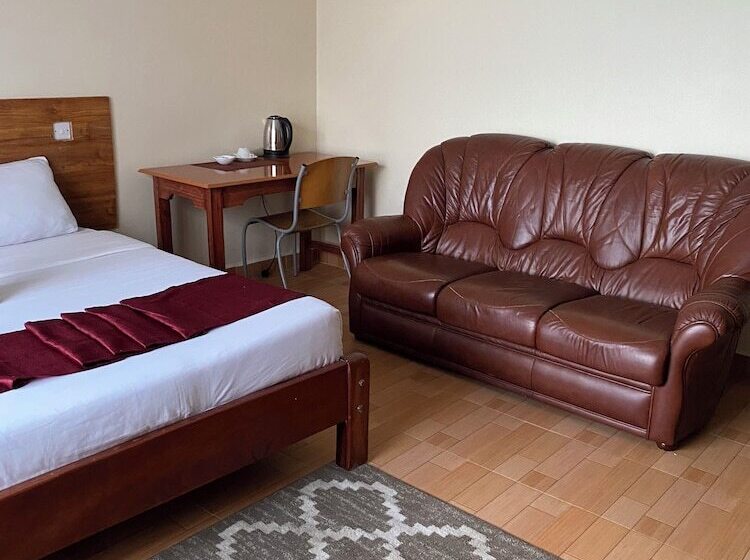 استراحتگاه Acacia Gardens Gilgil