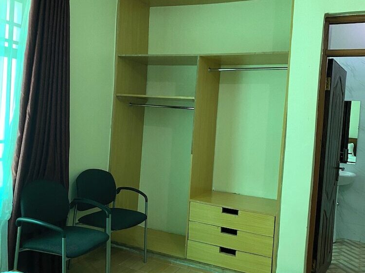 استراحتگاه Acacia Gardens Gilgil