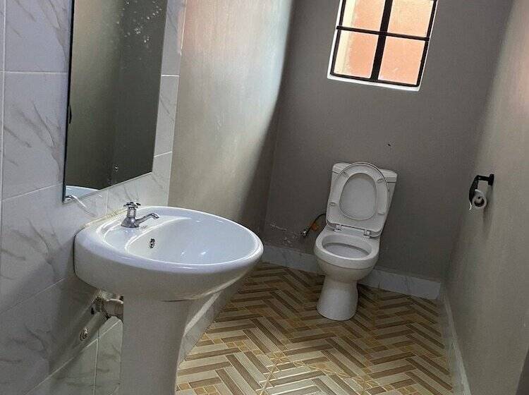 استراحتگاه Acacia Gardens Gilgil