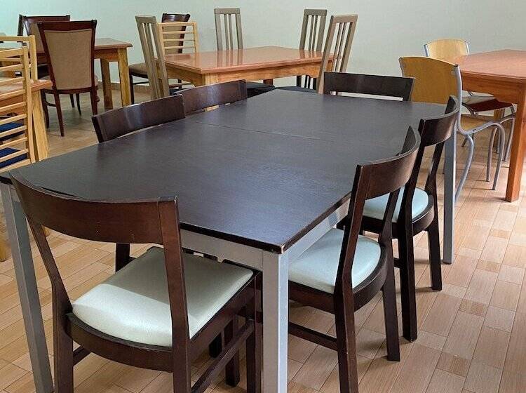 استراحتگاه Acacia Gardens Gilgil