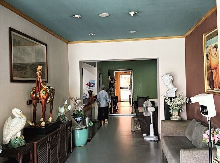 Golden Roof Boutique Apartment