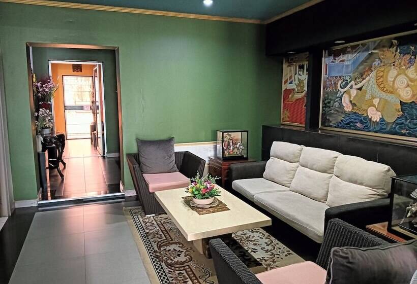 Golden Roof Boutique Apartment