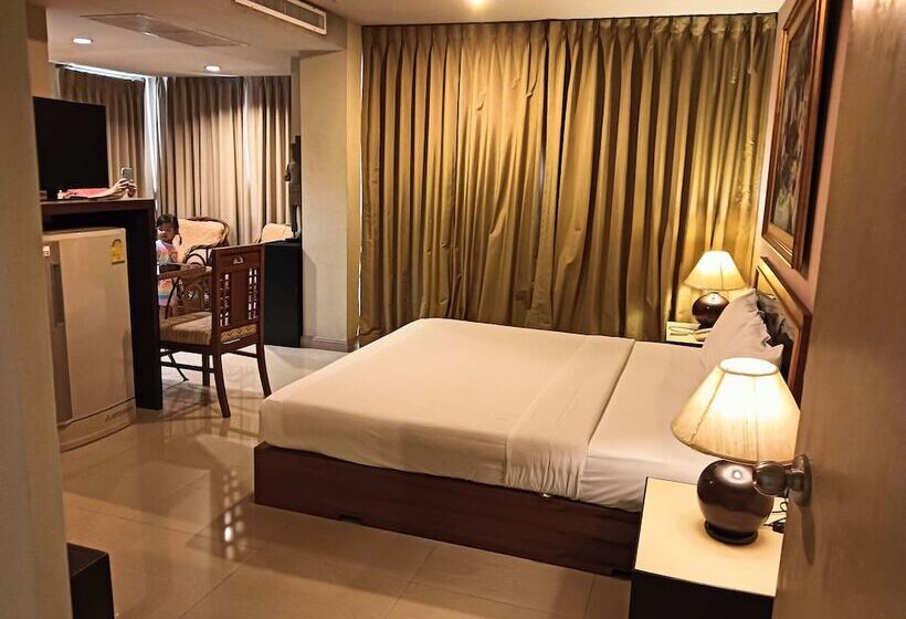 Golden Roof Boutique Apartment