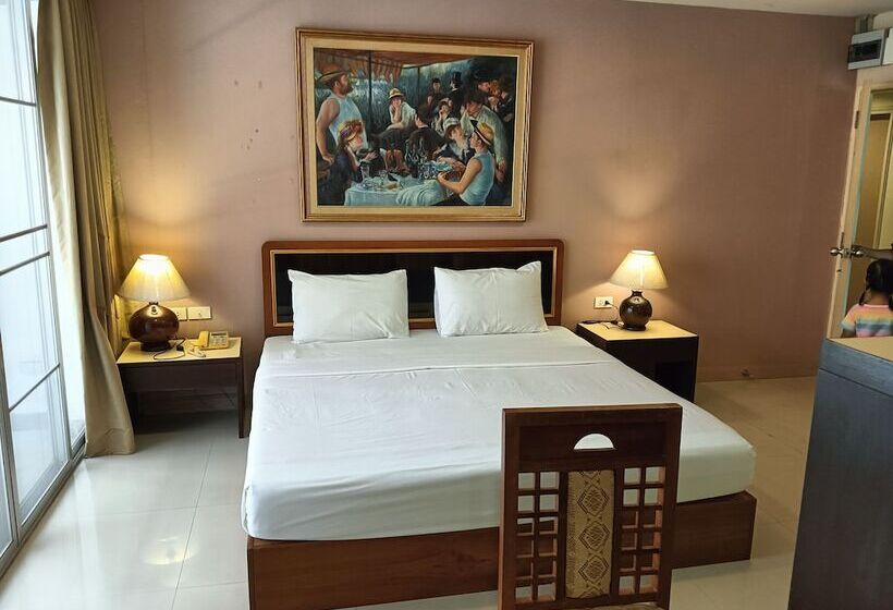 Golden Roof Boutique Apartment