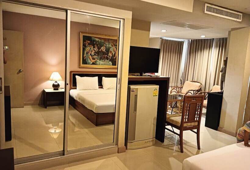 Golden Roof Boutique Apartment