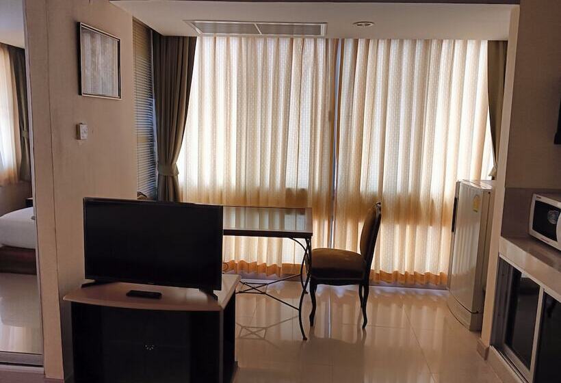 Golden Roof Boutique Apartment