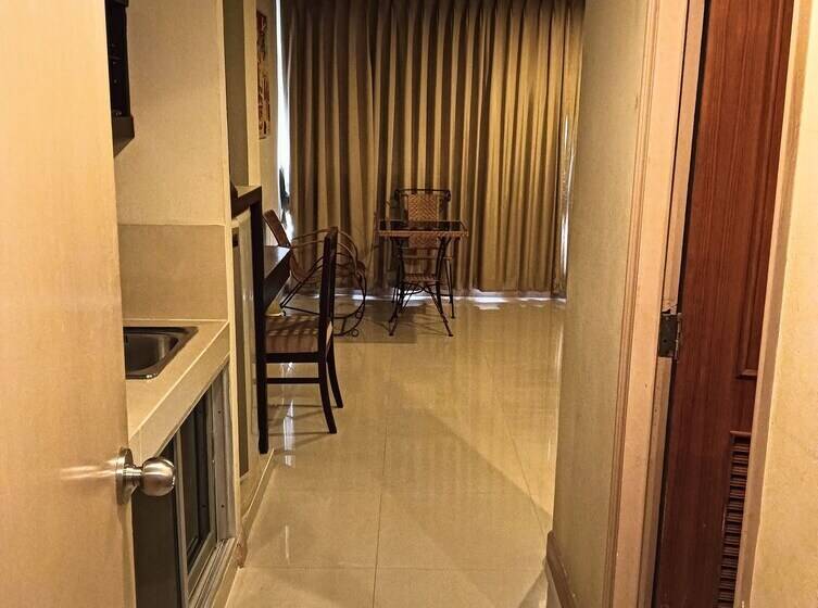 Golden Roof Boutique Apartment