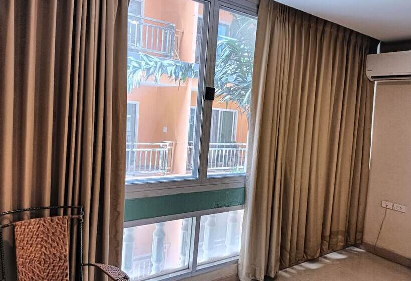 Golden Roof Boutique Apartment