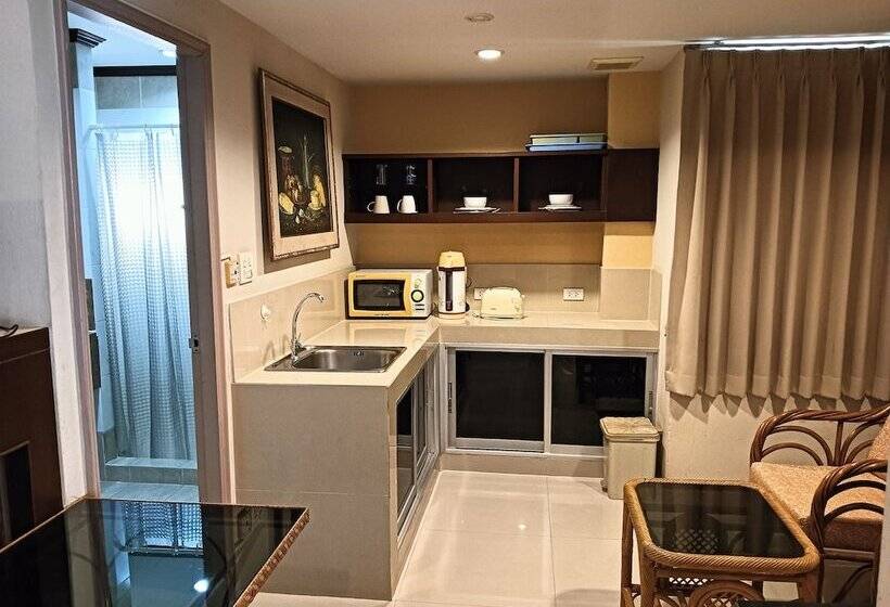 Golden Roof Boutique Apartment