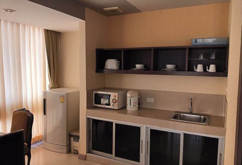 Golden Roof Boutique Apartment