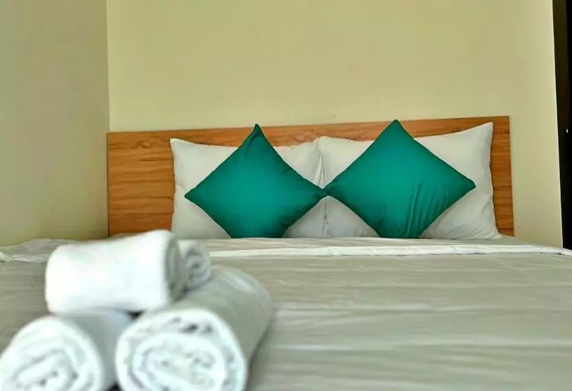 هتل Hanz Zen Riverfront Powermia