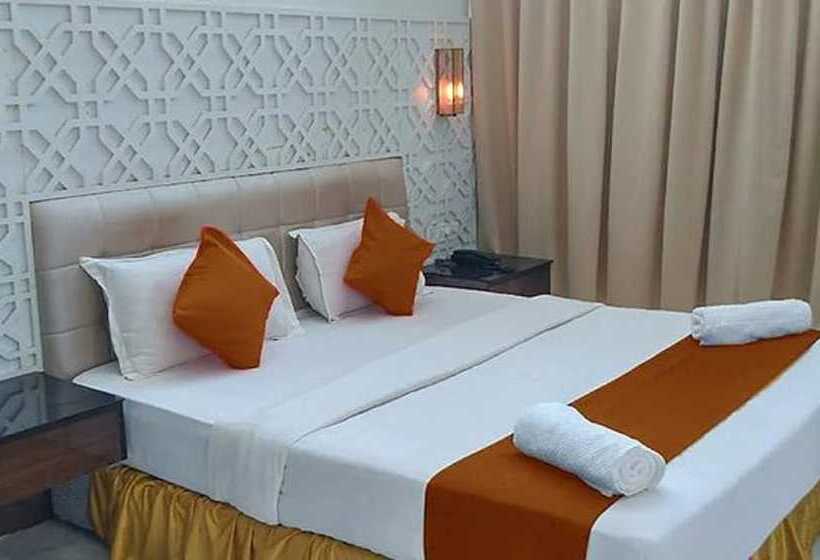 ホテル Mannat By Fab