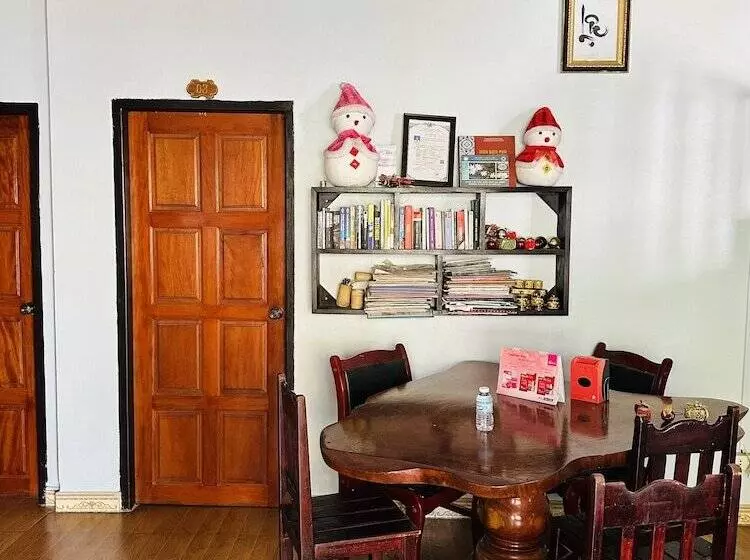 ホテル Singharat Boutique House