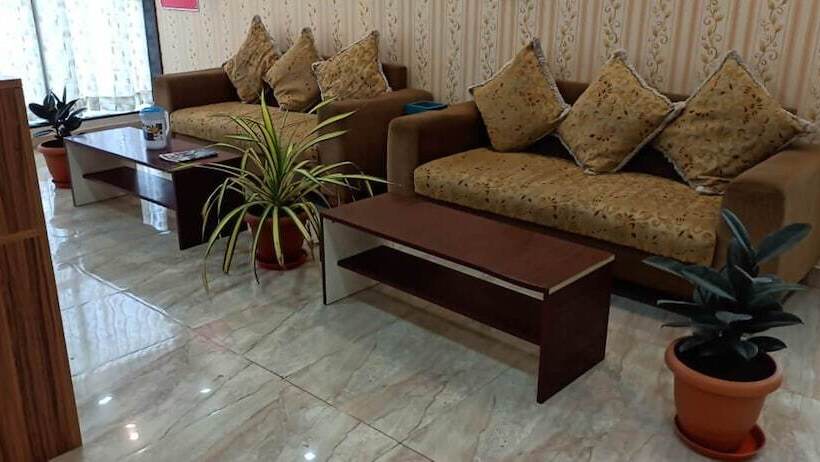 בית מלון כפרי Iroomz Suchira Lodge