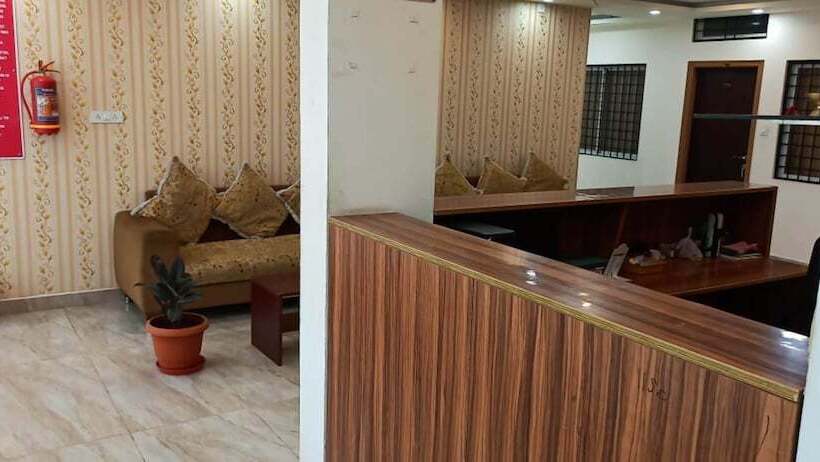 בית מלון כפרי Iroomz Suchira Lodge