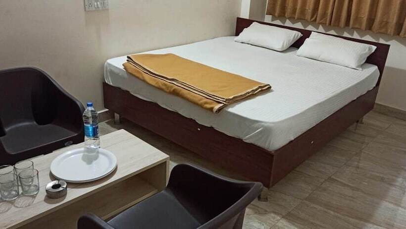 בית מלון כפרי Iroomz Suchira Lodge