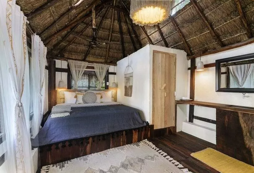 Hotelli Villa Santuario Lake Front Oasis