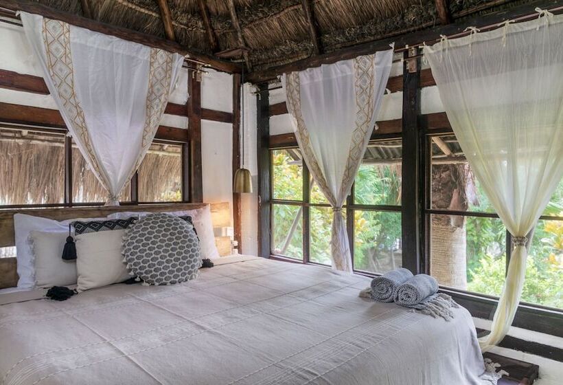 בית מלון כפרי Villa Santuario Lake Front Oasis