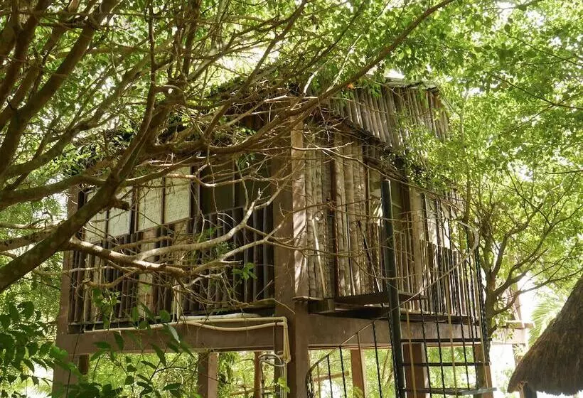 Hotelli Villa Santuario Lake Front Oasis