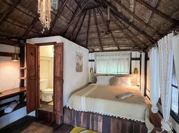 Hotelli Villa Santuario Lake Front Oasis