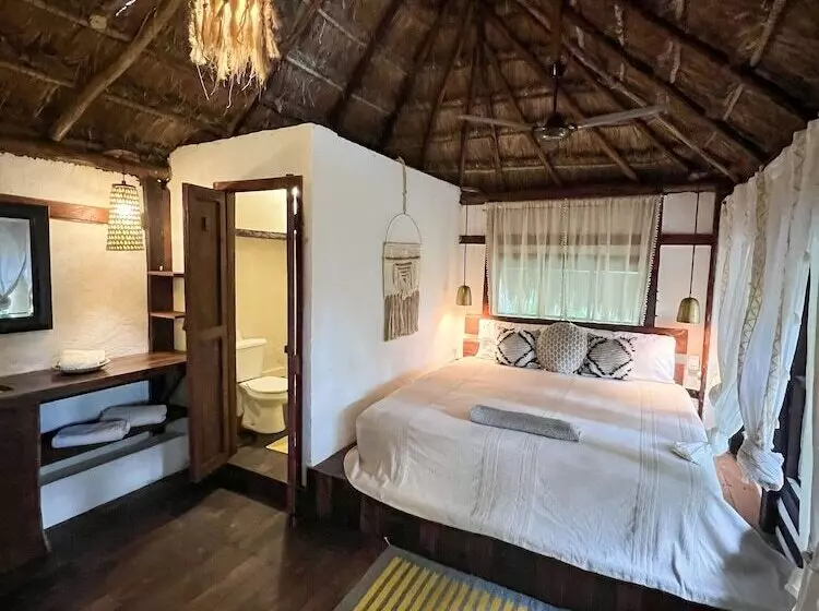 Hotelli Villa Santuario Lake Front Oasis