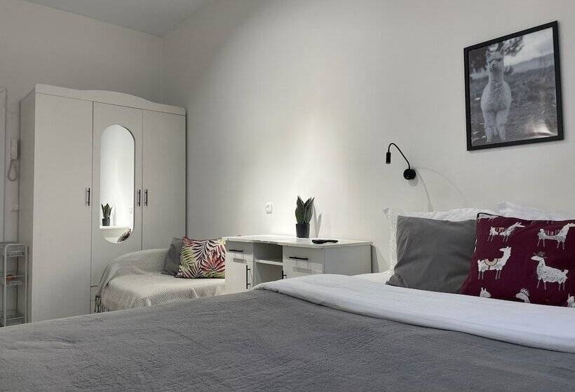 Seven City Apartments