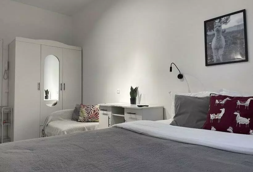 Seven City Apartments