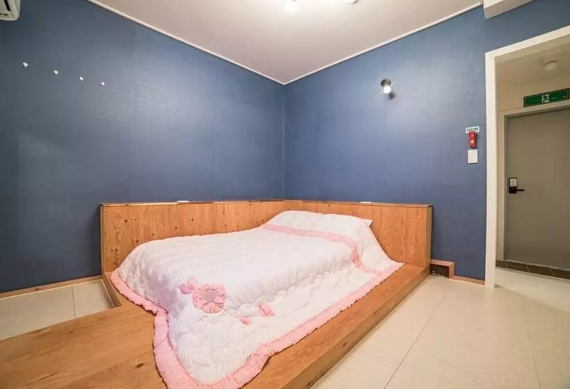 Yeosu Party Motel And Guest House