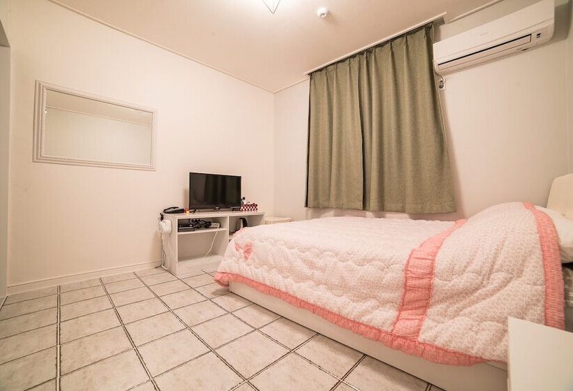 Yeosu Party Motel And Guest House