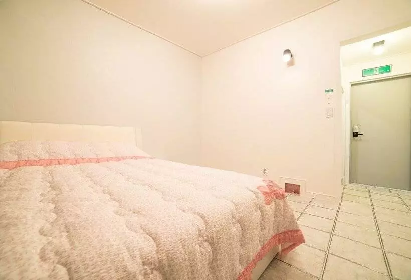 Yeosu Party Motel And Guest House