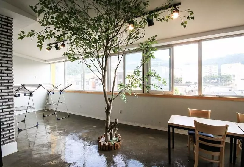 Yeosu Party Motel And Guest House