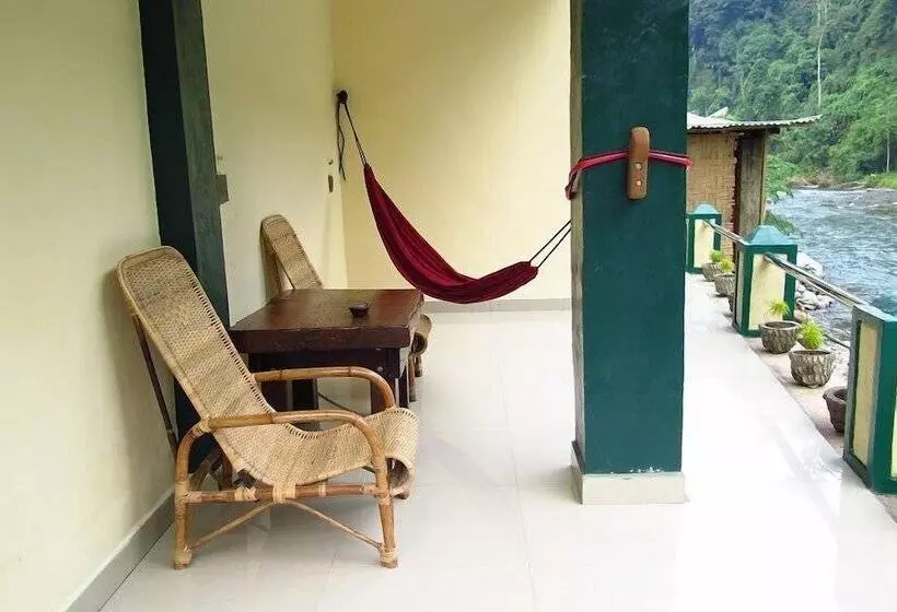 Hotelli Indra Valley Inn Bukit Lawang