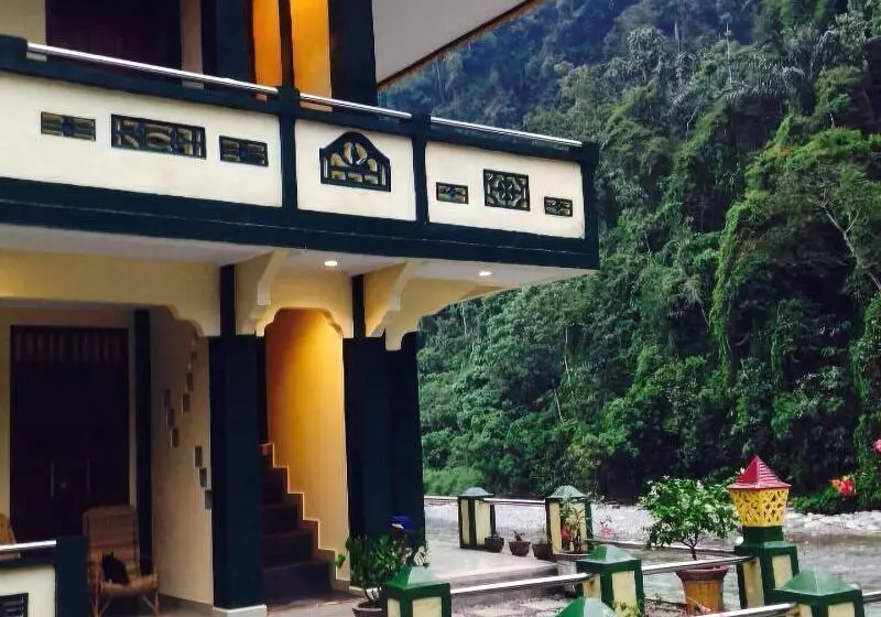 Hotelli Indra Valley Inn Bukit Lawang