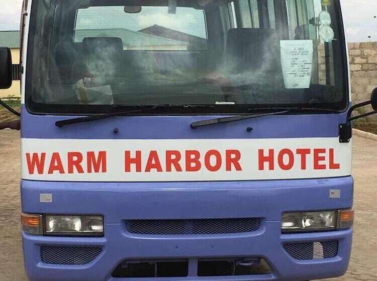 هتل Warm Harbor
