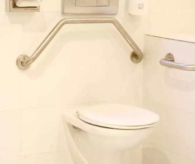 پانسیون A La Martha S Airport Guest House