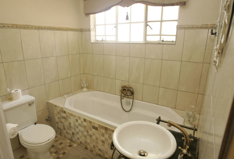 פנסיון Haldon Estates