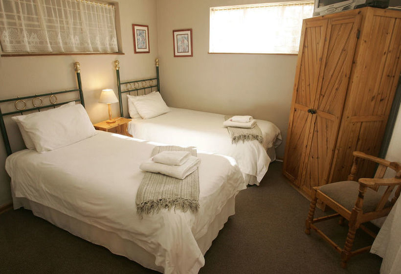 פנסיון Haldon Estates