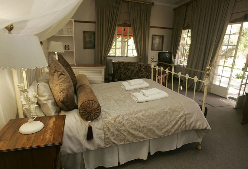 פנסיון Haldon Estates