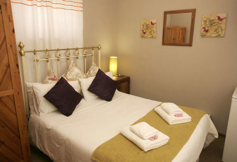 פנסיון Haldon Estates