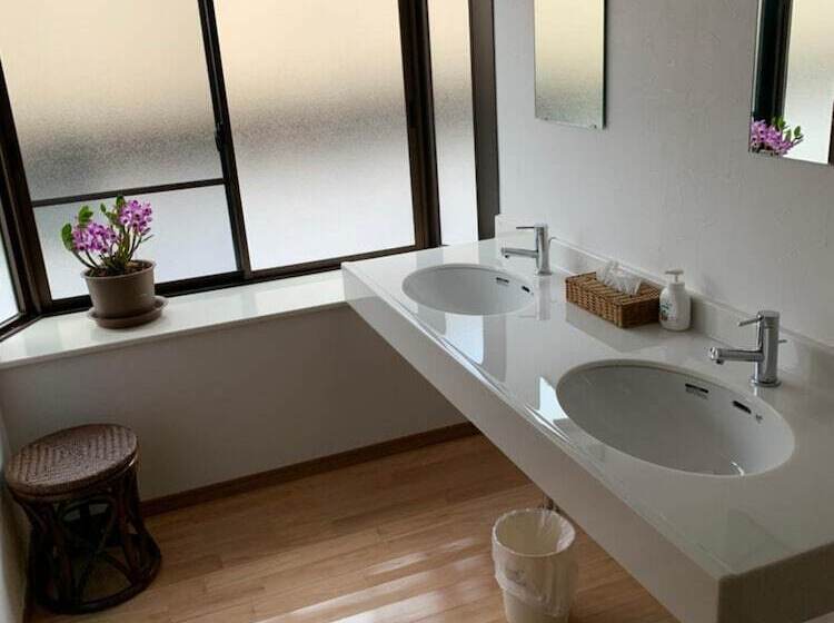 بنسيون Temple Stay Tsushima Seizanji